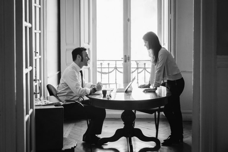 Tener nueva pareja en casa puede extinguir el uso de la vivienda familiar tras un divorcio.