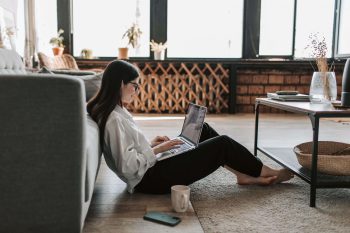 Los impuestos y fiscalidad de teletrabajar en casa desde el extranjero o desde España.